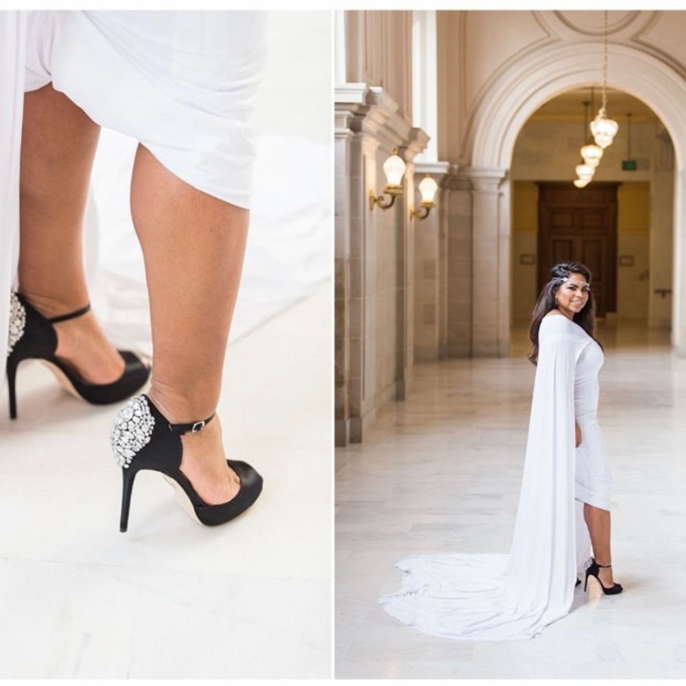 Used Badgley Mischka Black Stiletto Heels with Crystal Embellishment size 9.5